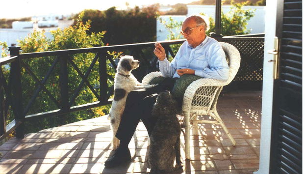 Immagine di José Saramago nella sua casa di Lanzarote
