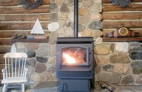 Charming Country Cabin- Cozy, Scenic View, HOT TUB, near CMAC - Foto 4