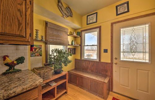 Quaint and Family-Friendly Watertown Farmhouse! - Foto 4
