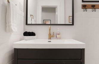 Gorgeous! Modern 3 Bed Home by Lake Mtka & Wayzata - Foto 13