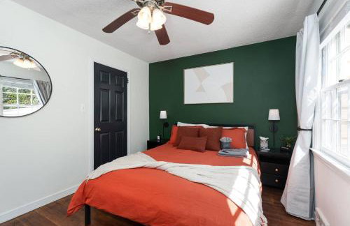 Exclusive Lux Home Near Town • Game Rm • Gym • 4BR - Photo 51