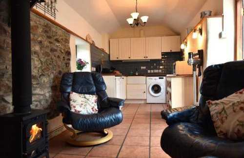 1 Bed in Holsworthy oc-wscot - Photo 6