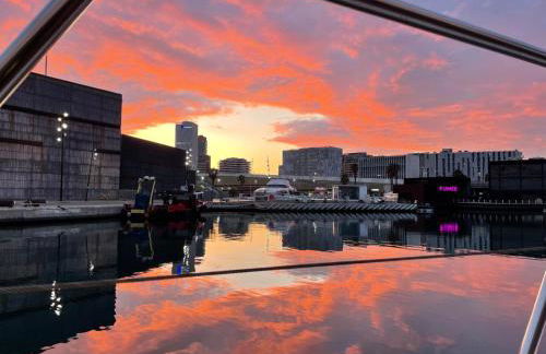 Waterfront Cozy two bedrooms - Photo 1