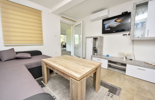 Apartmani Robi i Kristina - Photo 79