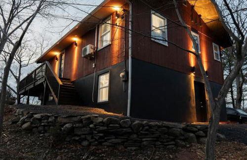 Modern Retreat Poconos 3BR Fire Pit Skiing - Foto 56