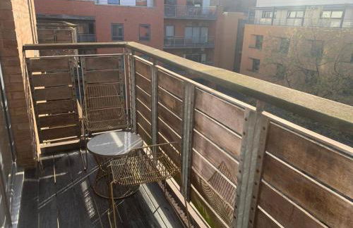 2 Bed Flat - Sleeps 6 - Parking - Wifi - Foto 3