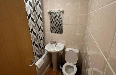 Spacious City Centre 2-Bedroom Apartment by StaySavvy Accommodation - Foto 50