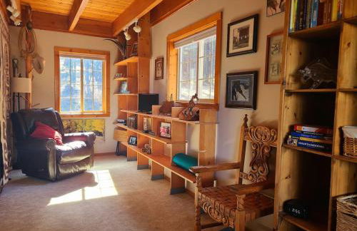 Blacktail Cabin Hideaway with hot tub - Foto 2