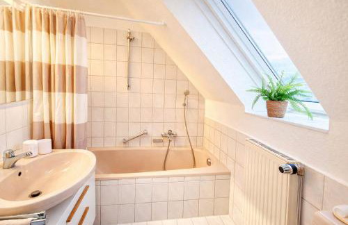 Self-Check-In in Bad Vilbel mit Parkplatz nahe Messe, Frankfurt und Flughafen - Photo 2