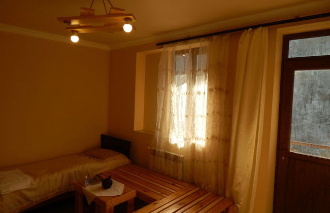 Arami Guesthouse - Photo 12