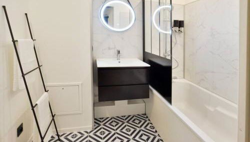 L'Olivier Centre ville Parking Disneyland 4 personnes et 1 bébé - Foto 5, Shower