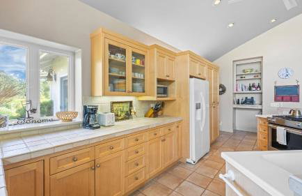 Vineyard Estate w Pool Spa Bocce Ball Mins to Wineries Park Lawndale Manor by AvantStay - Foto 11