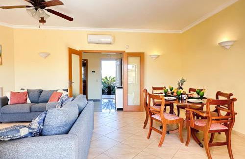 Casa Antonius, Sun & Pool Balaia Home by BeCherish - Foto 11