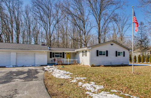 Peaceful Retreat with Private Hot Tub in New Albany - Foto 5