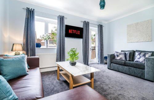 Progressive House 5 Bedrooms Inc Study with Sofabed, Garden, Smart TV in Every Bedroom FREE Parking - Foto 3