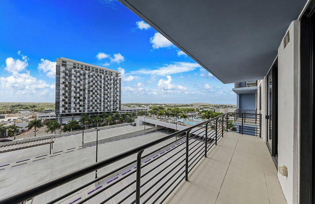 Downtown Doral Condo w-Free Parking - Foto 81