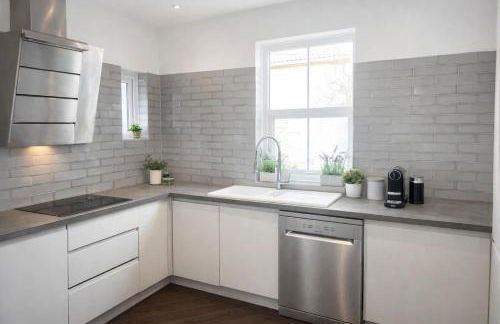 Beautiful 4 Bed Beach House - Foto 14