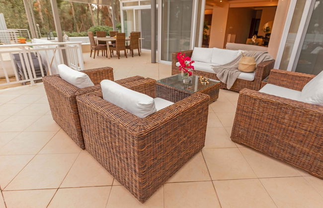 A Private Haven: Hera with Secluded Pool and Garden - Foto 24