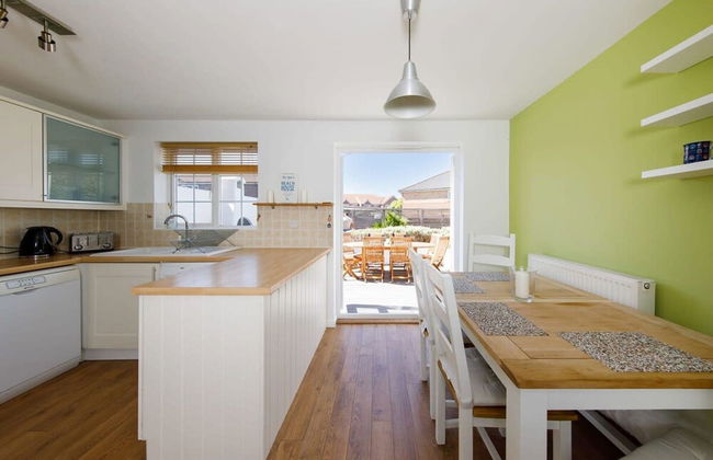 Newly Refurbished Seaside Escape - 5 Mins to Beach - Foto 48