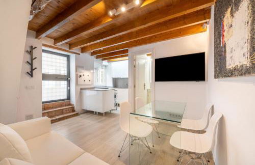 The Sailor House, minimum stay 30 nights, by PriorityVillas - Foto 2