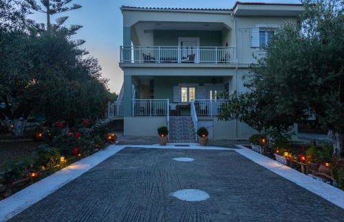 SEA & OLIVES HOUSE - Photo 45