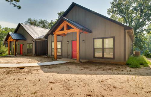 Riverfront Salesville Cabin Rental with Shared Dock! - Foto 27