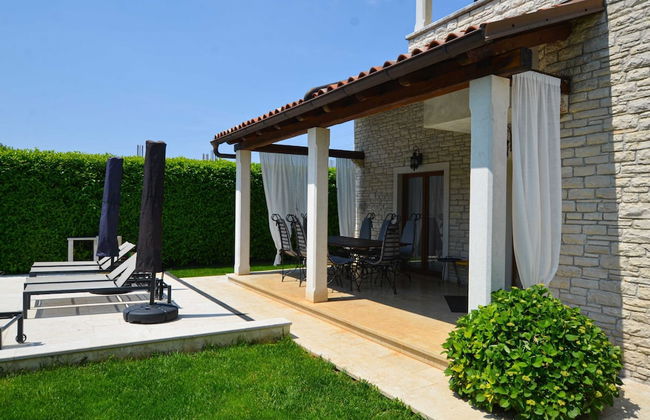 Sophisticated and Chic Villa With Pool - Foto 48