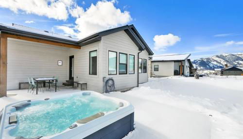 Mountain Art Retreat Ski Escape Hot Tub Games - Foto 3