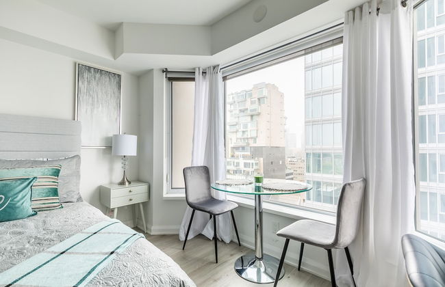 Charming Yorkville Condos - Photo 17