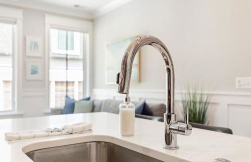 The Azalea Suite at 124 Spring - Foto 6