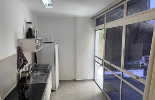 05 - ESTÚDIO LINDO na Savassi com Área privativa, Máquina de lavar, Cozinha completa, TV, Vaga de garagem - Foto 8