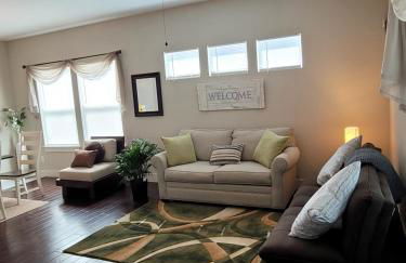 SPACIOUS TOWNHOUSE MINUTES FROM DOWNTOWN SA. - Foto 2