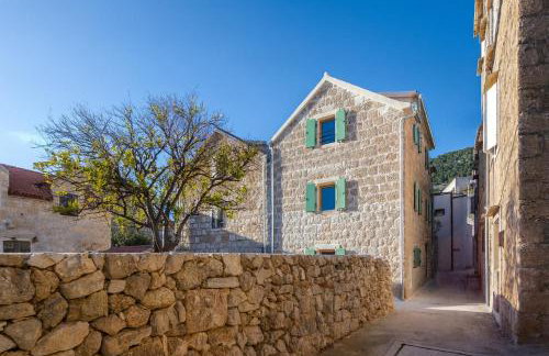 Studio Suites Mila - Photo 2