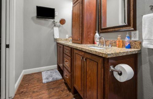 Luxury Waterfront Home Family and Pet Friendly Near Surfside Beach 11 Mins - Foto 29