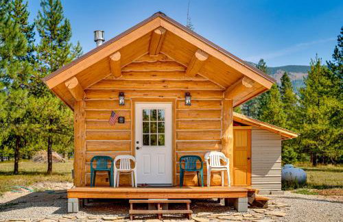 Mtn Views and Fireplace Cozy Trout Creek Tiny Home - Foto 18