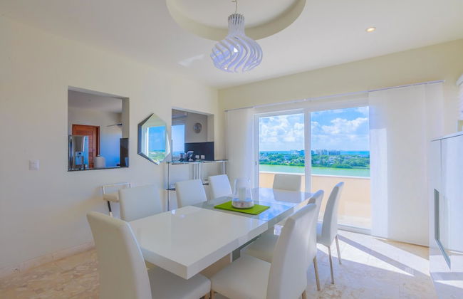 Isla 33 - 3 Bedroom PH #2404 - Photo 9