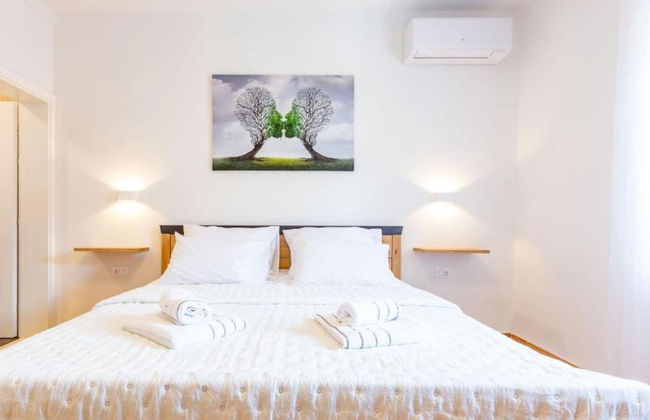 Peaceful Murvica Villa Pool, Garden, and Modern Comfort - Photo 3