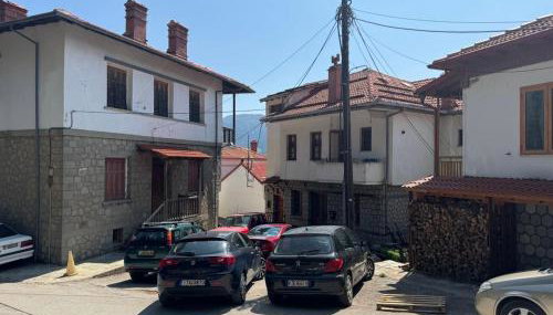 Το σπίτι της πλατείας - Photo 3