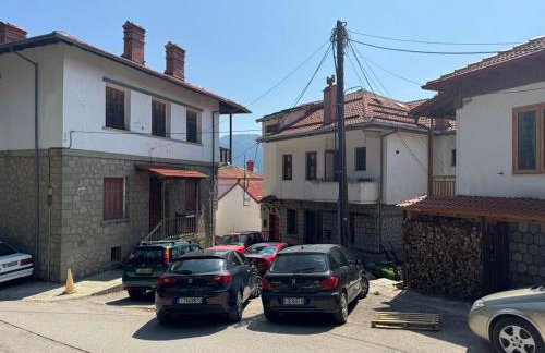 Το σπίτι της πλατείας - Photo 3