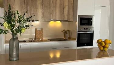 Modern home with private pool & close to the beach - Foto 5, stove