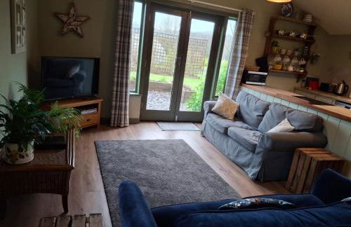 The Potting Shed And The Garden Shed Self Catering - Photo 9