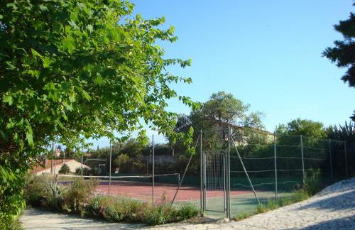 Leucate,cadre arboré,ombragé,sous les cyprès - Foto 3