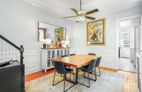 Sojourn Lovely Hill Family Home with Backyard near DC Icons - Foto 13