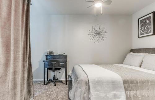 Quiet Modern Heavenly Paradise Love and Balcony Near Lake, Mall, Food, Entertainment! - Foto 9