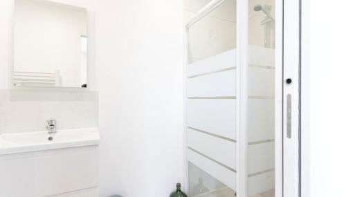 Le Noyer - appartement moderne & accessible - Foto 5, towels, Shower