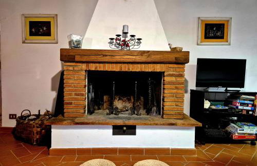 L'oasi del Borgo con Biliardo e Camino nelle Balze - Foto 6