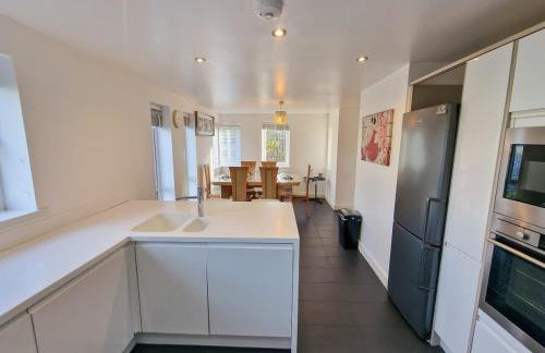 4 Bed Home in Altrincham by City SuperHost - Foto 7