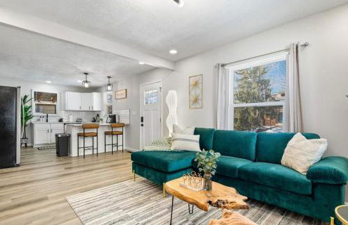 Game Room Retreat with Firepit and Gym, Sleeps 12 - Foto 1