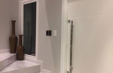 Sobrado com piscina, banheira e garagem coberta. - Foto 49