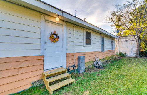 Centrally Located North Little Rock Studio with Yard - Foto 23